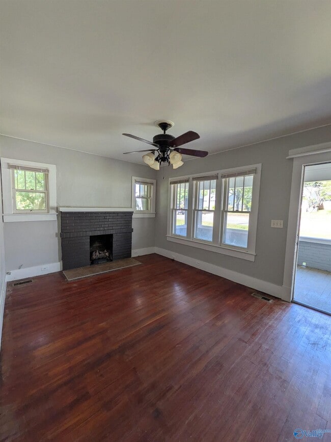 Building Photo - 2404 Whitesburg Dr