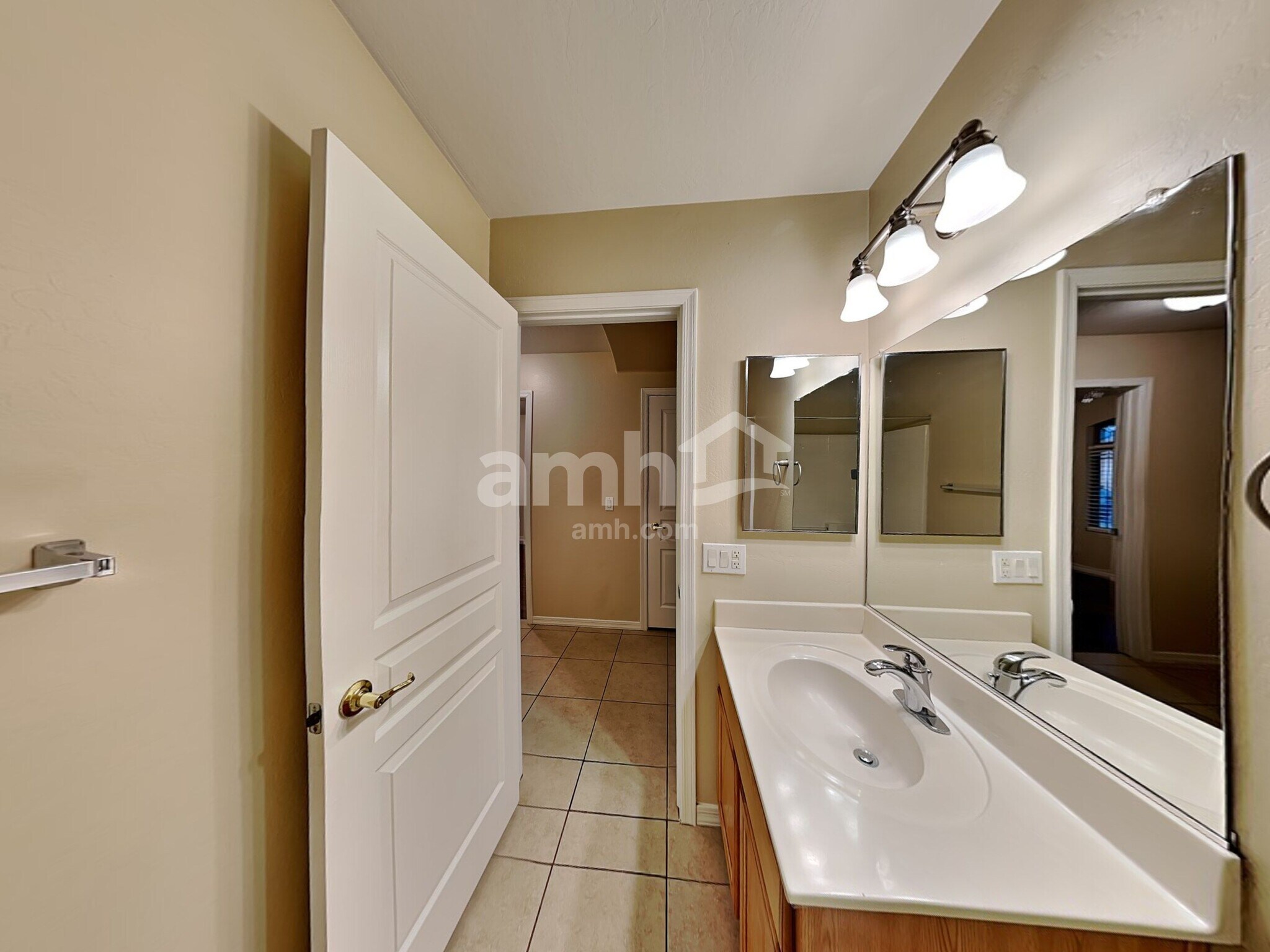 Building Photo - 2451 S 160th Dr