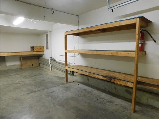 Building Photo - 476 Rosebud Cir