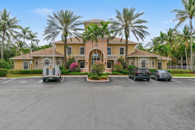 Building Photo - Stylish and luxurious 1-bedroom, 1-bath co...