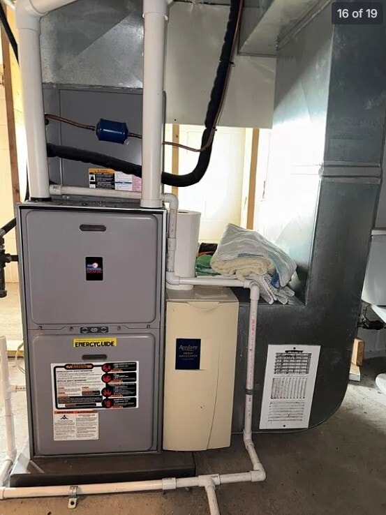 Building Photo - 635 Valley St