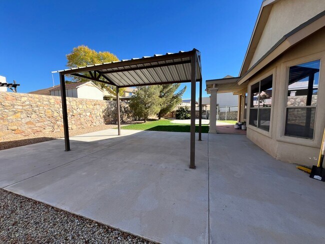 Building Photo - Perfect Cul-De-Sac Home just for you!