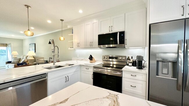 Building Photo - 154 Lake Meryl Dr