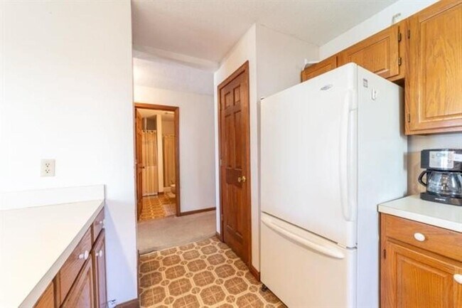 Building Photo - 15 Manor Estates Dr