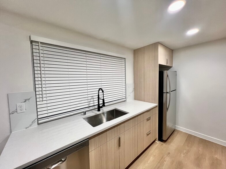 New Dishwasher - 6722 S Monroe St