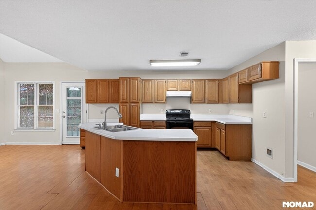 Building Photo - 2155 Southbrook Ridge NW