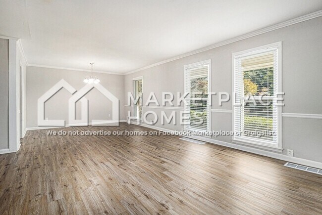 Building Photo - 1732 Fontaine Dr