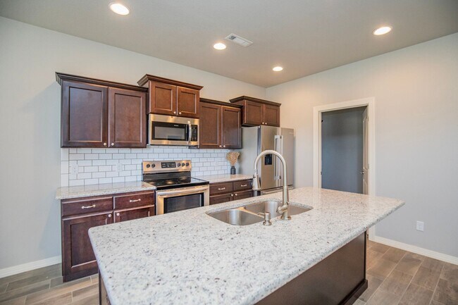 Building Photo - ***750 Fontana Street***