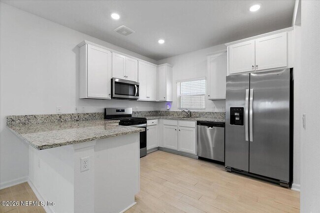 Building Photo - 14220 Epply Dr