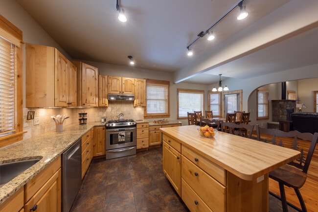 Building Photo - 1608 Gale Ct