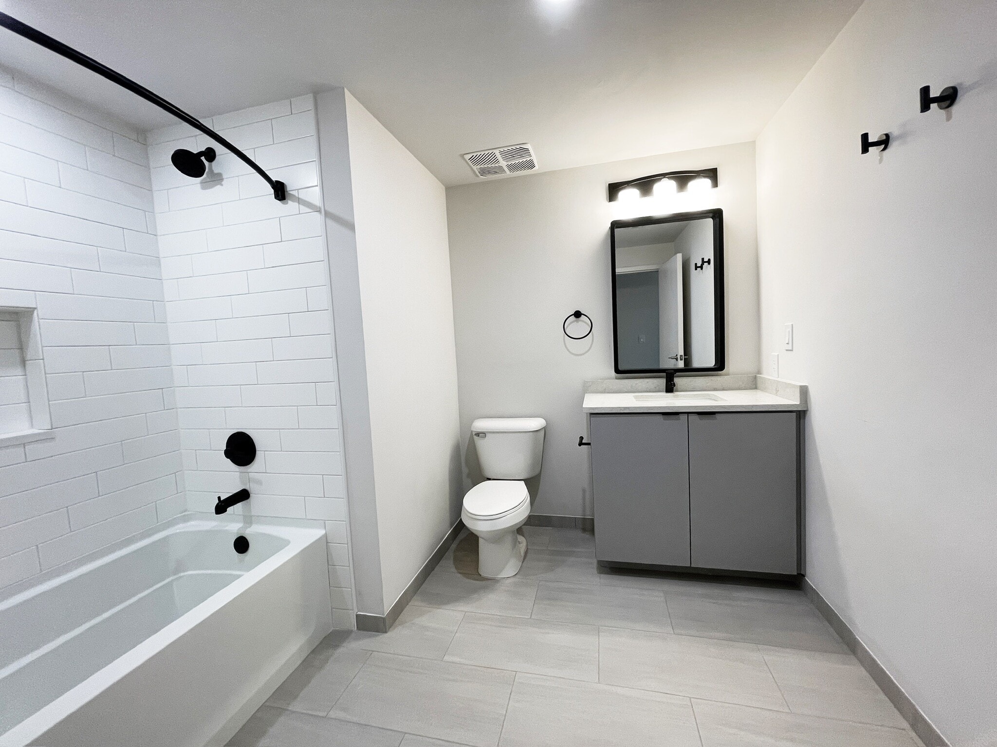 Building Photo - 193 S Saint Andrews St