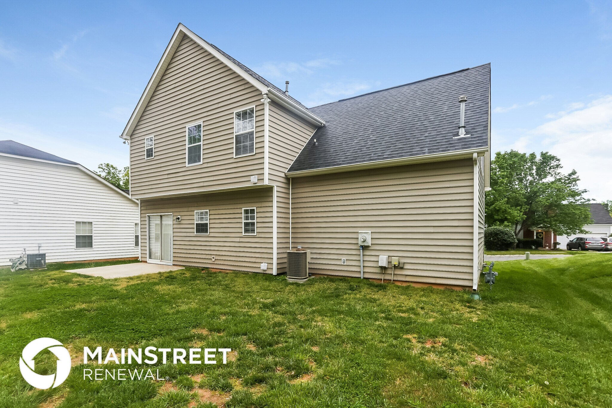 Building Photo - 8210 Chatham Oaks Dr