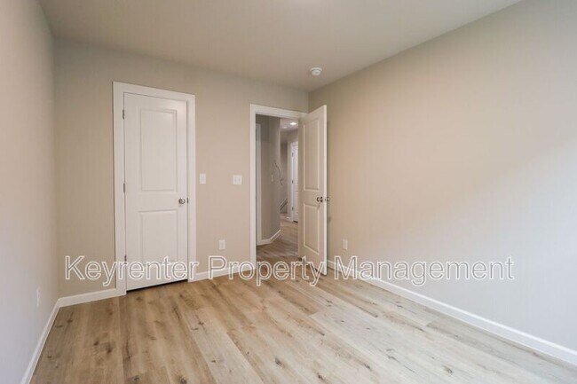 Building Photo - 214 N Cleveland Ave