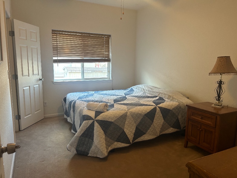 Building Photo - 5335 Malta St