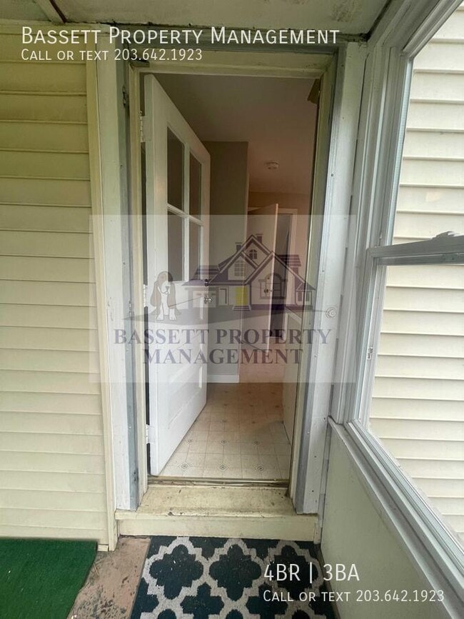 Building Photo - 135 Evergreen Ave
