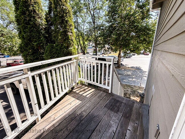 Building Photo - 562 Deer Meadow Ct