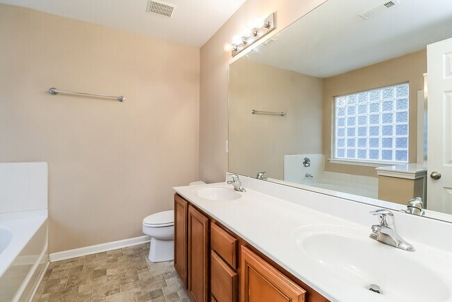 Building Photo - 3009 Streamlet Way