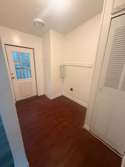 Building Photo - 430 Westchase St