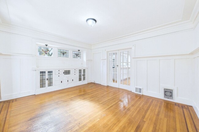 Building Photo - 924 Clayton St