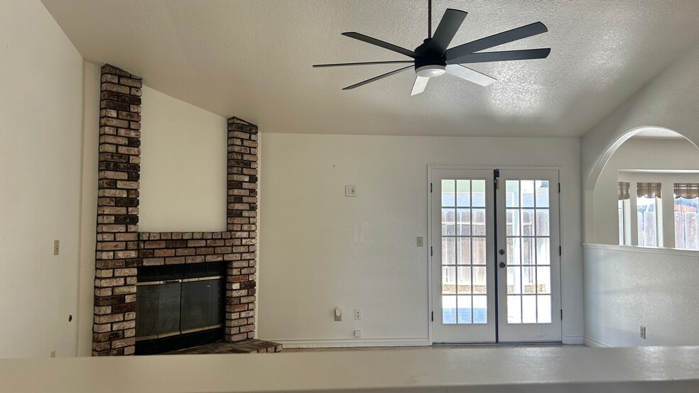 Building Photo - 1691 Yorktown Ct