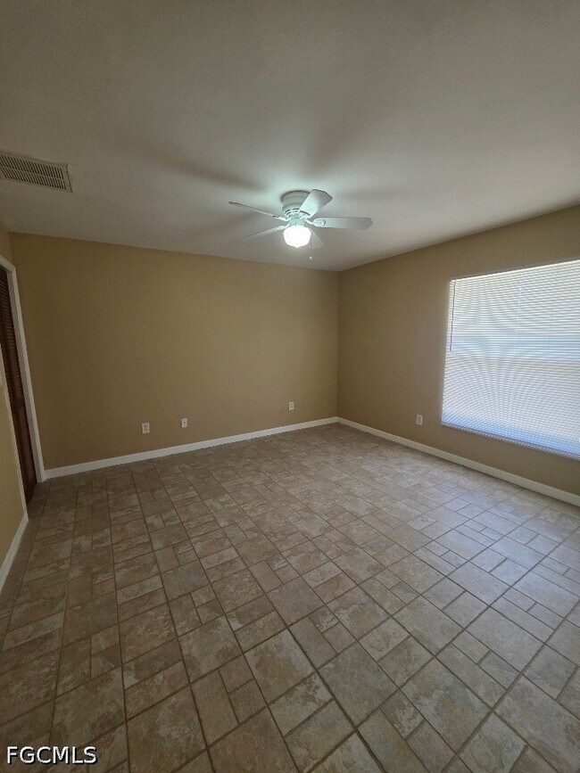 Building Photo - 348 Rancho Ave