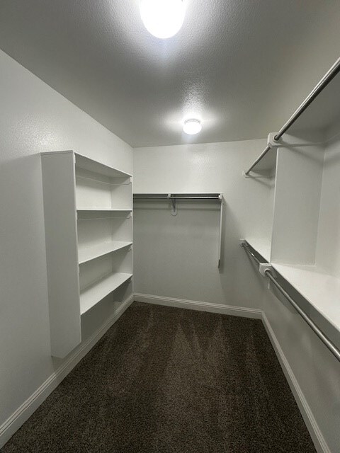 Building Photo - 713 E 96th St