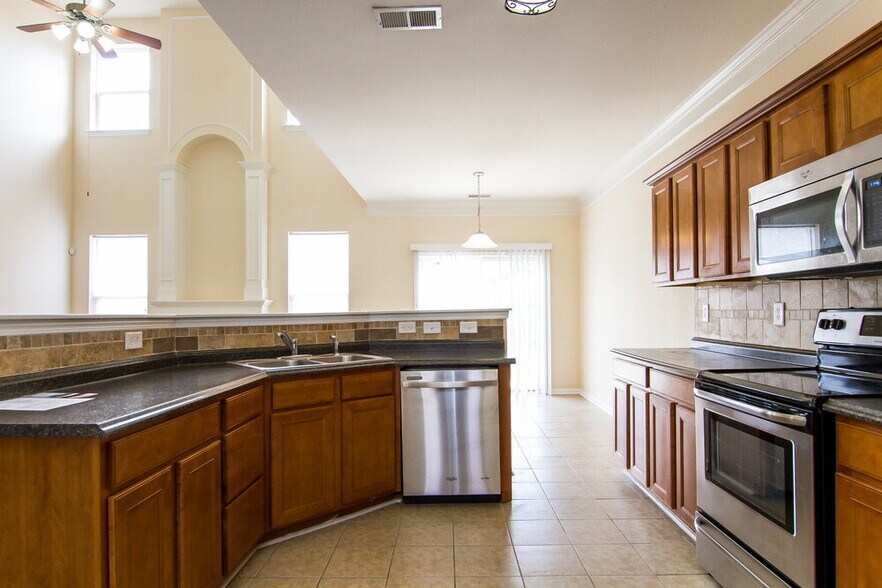 Building Photo - 11530 Hattie Little St