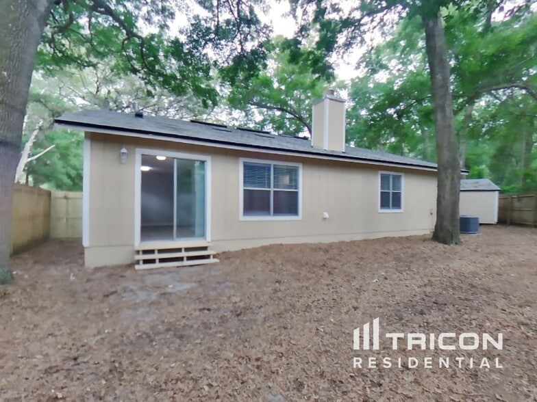 Building Photo - 3572 Raymur Villa Dr