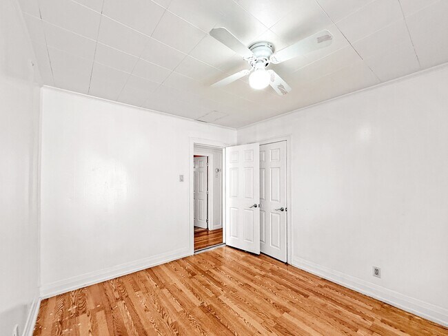 Building Photo - 28 Meadow St