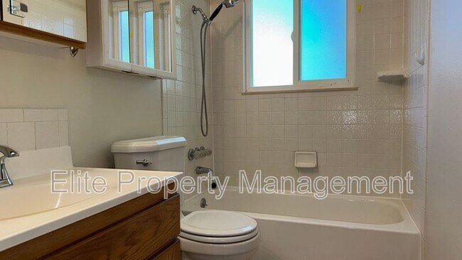 Building Photo - 21 Grissom Pl