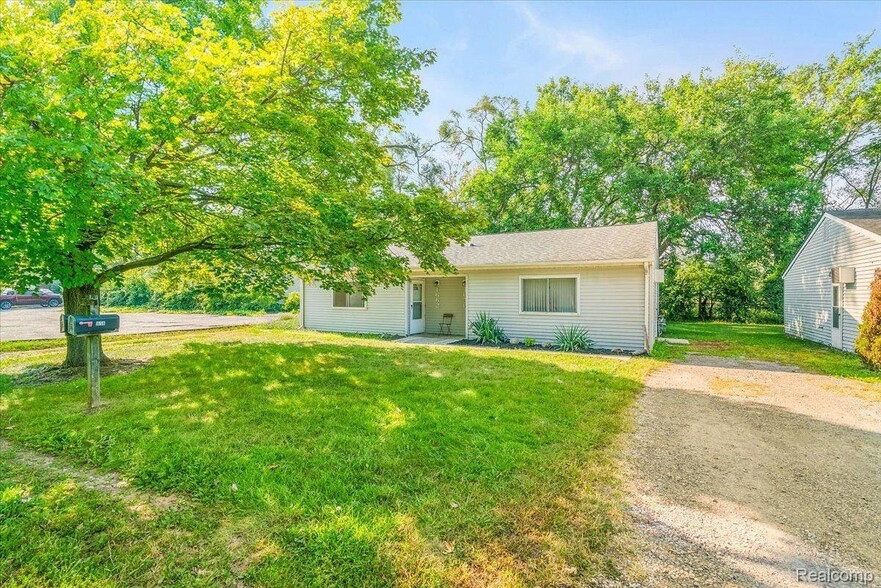 Building Photo - 1656 Parkwood Ave
