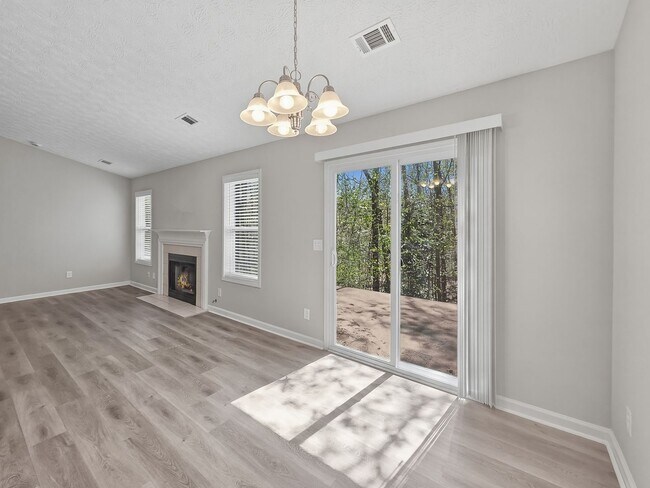 Building Photo - Charming Updated Ranch on Cul-de-Sac with Designer Finishes in Prime Kennesaw Location