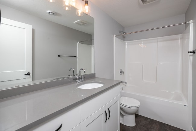 Building Photo - 3715 Fernwood Ln SW