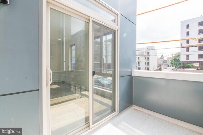 Building Photo - 1206 N 7th St