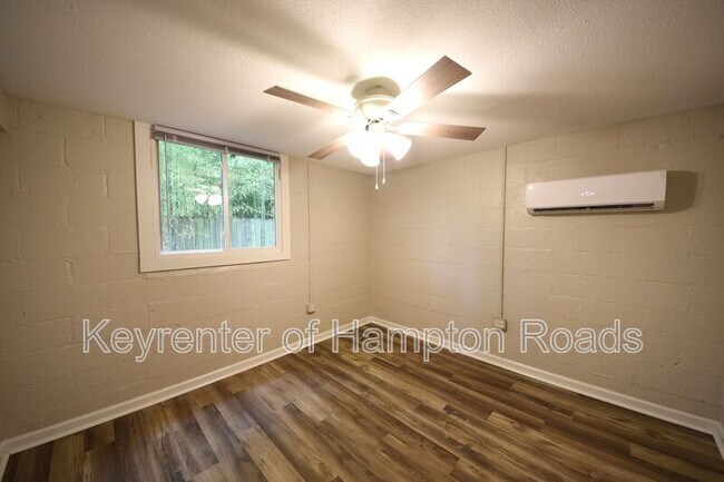 Building Photo - 1303 Tallwood St