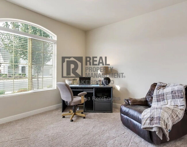Building Photo - 9312 Woodbrook Dr