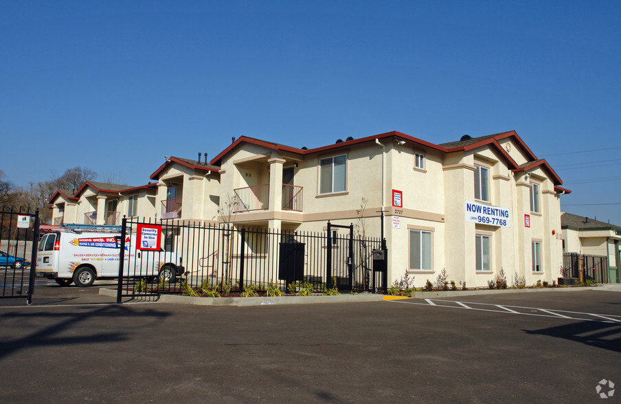 Primary Photo - Renovated Apartments at 2727 Monte Diablo Ave