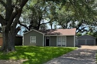 Building Photo - 2203 Westway St