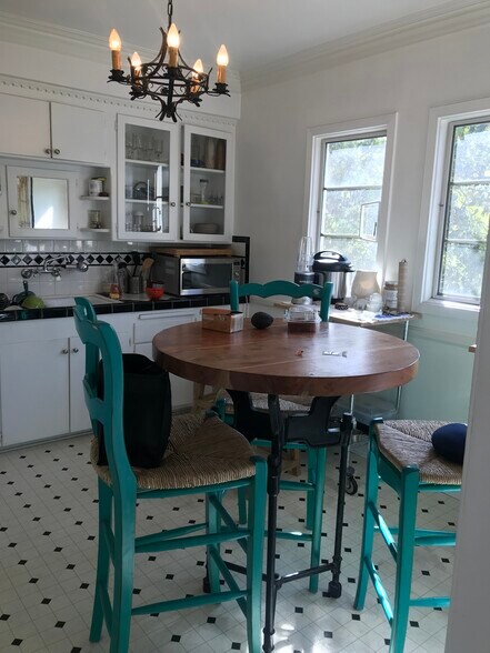 Building Photo - 442 S Detroit St