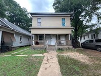 Building Photo - 426 Merrick St