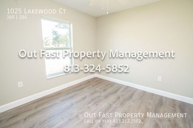 Building Photo - 1025 Lakewood Ct