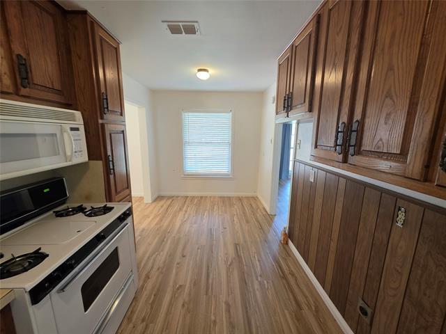 Building Photo - 308 Inez St