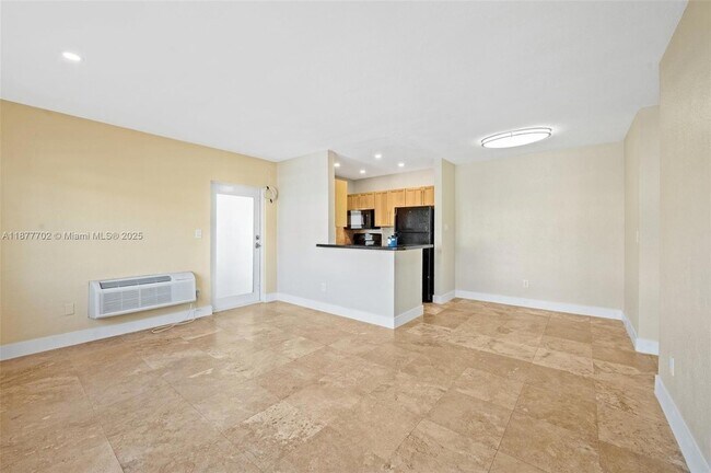 Building Photo - 7315 Byron Ave