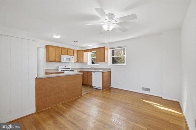 Building Photo - 5039 8th Rd S