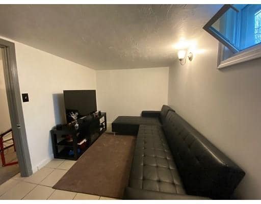 Building Photo - 23 Kingsbury St