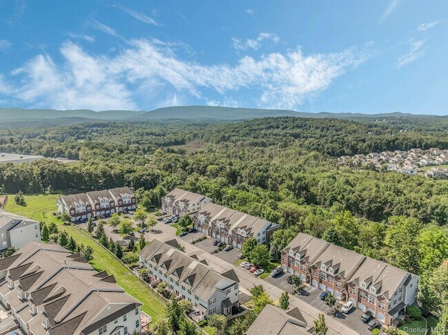 Building Photo - 1115 Balsam Dr