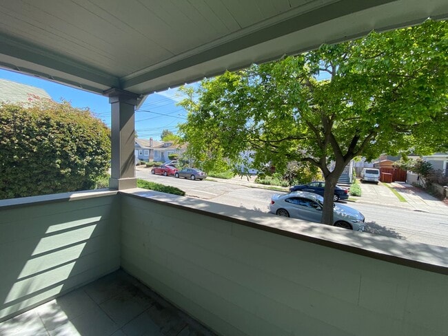 Building Photo - Gorgeous 2BR/1BA Home in Temescal, Great N Oakland Location
