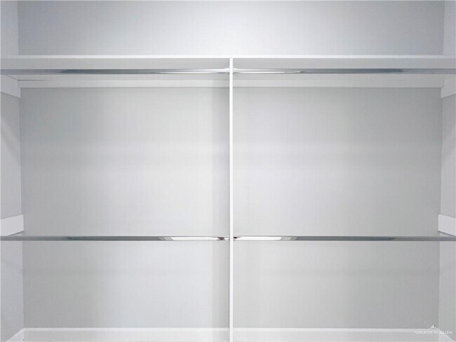 Building Photo - 22 W Woodson Dr