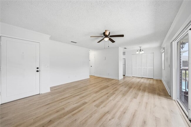 Building Photo - 13690 Orange Sunset Dr