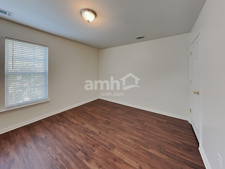 Building Photo - 219 Chandeleur Dr